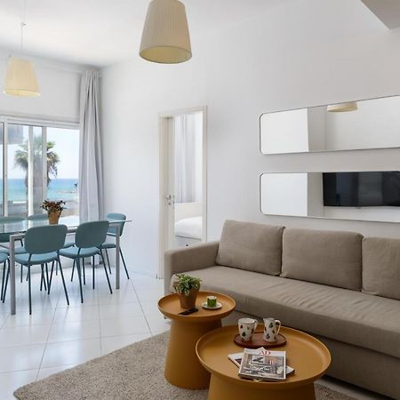 Sea View 2 Bedroom Apartment With Bomb Shelter Tel Aviv Exterior photo