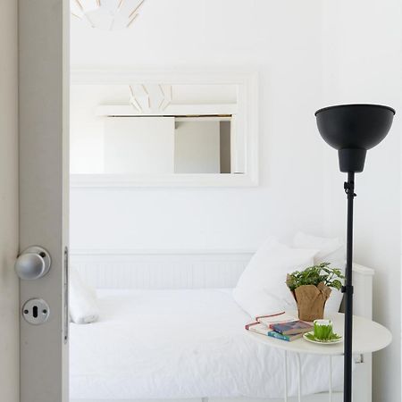 Sea View 2 Bedroom Apartment With Bomb Shelter Tel Aviv Exterior photo