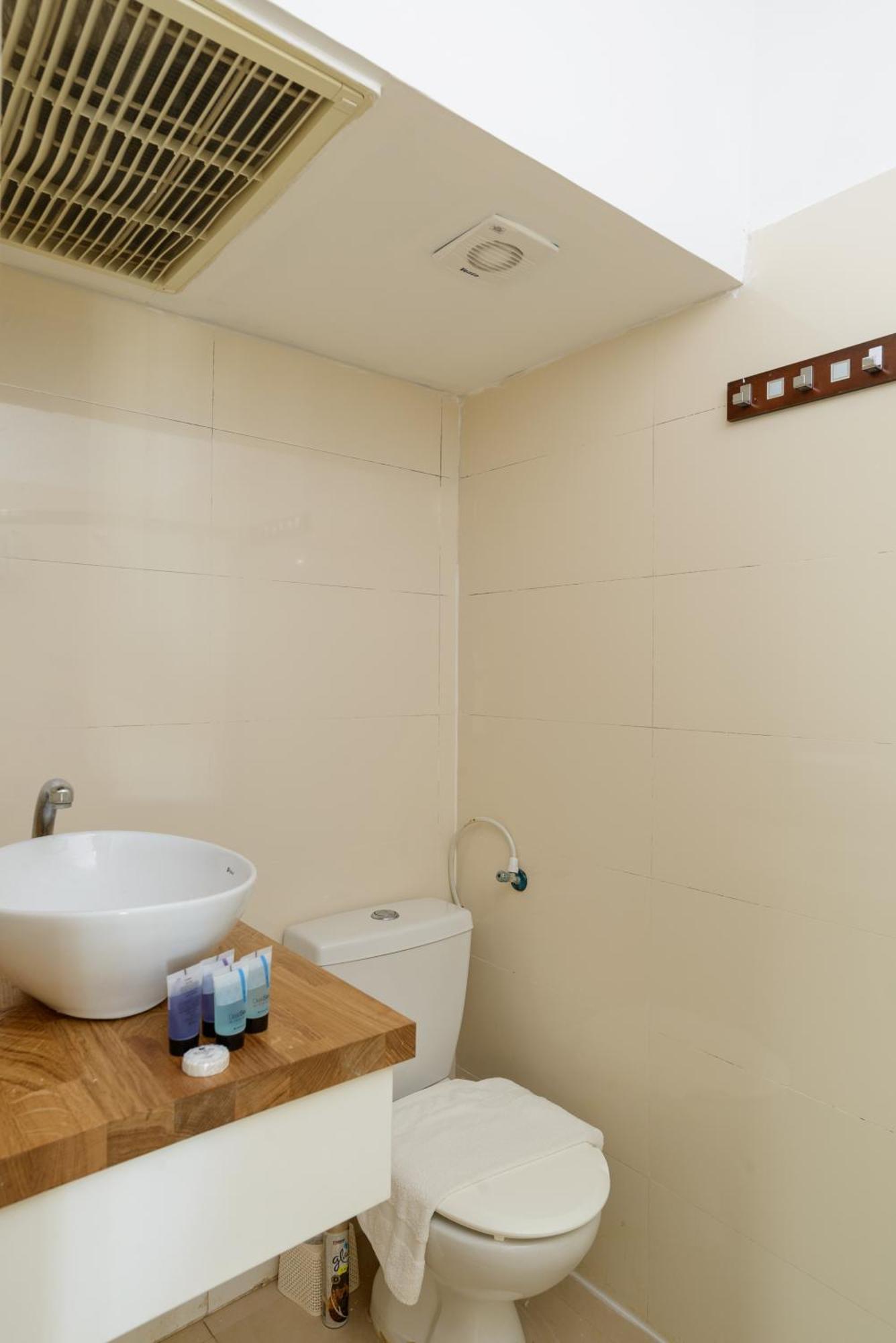 Sea View 2 Bedroom Apartment With Bomb Shelter Tel Aviv Exterior photo