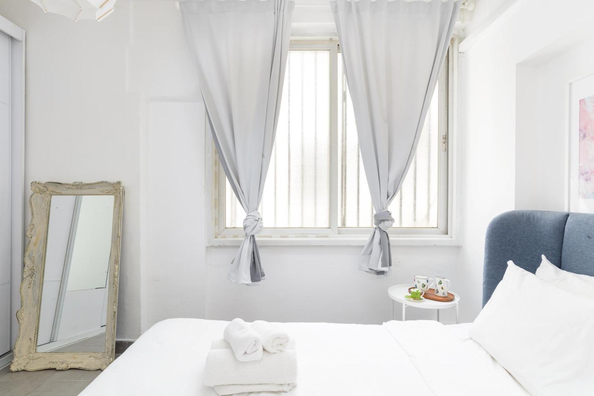 Sea View 2 Bedroom Apartment With Bomb Shelter Tel Aviv Exterior photo