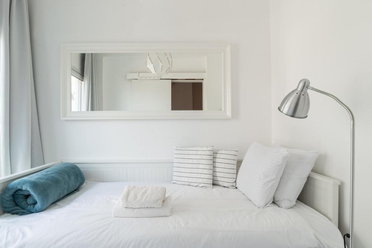 Sea View 2 Bedroom Apartment With Bomb Shelter Tel Aviv Exterior photo